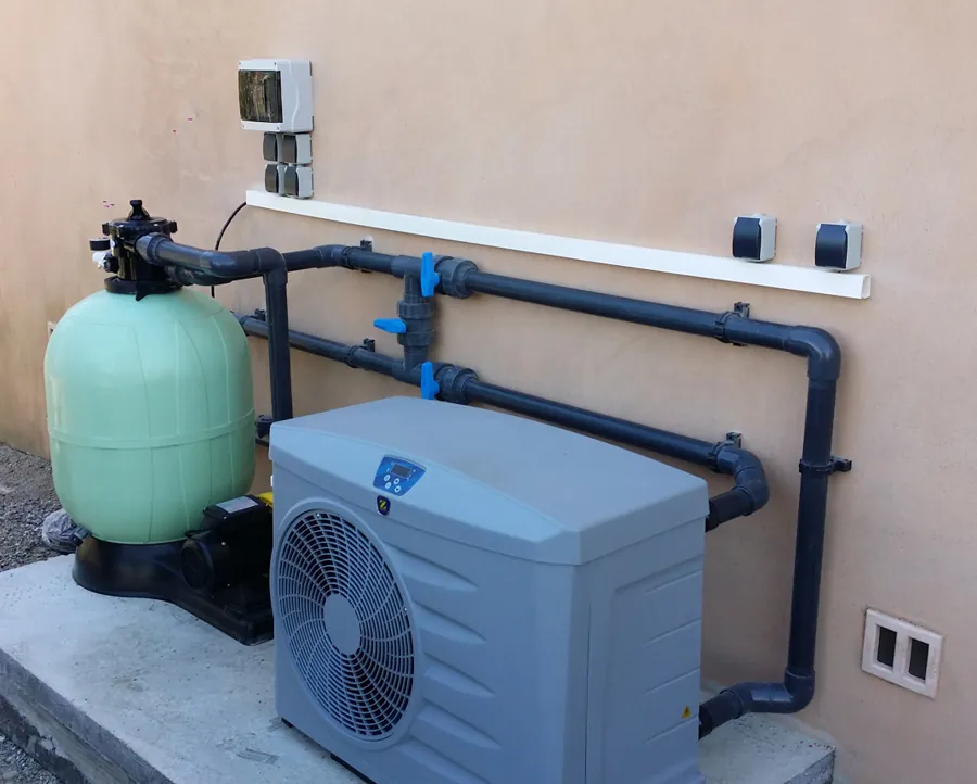 Filtration à sable et pompe à chaleur installées par ALBA